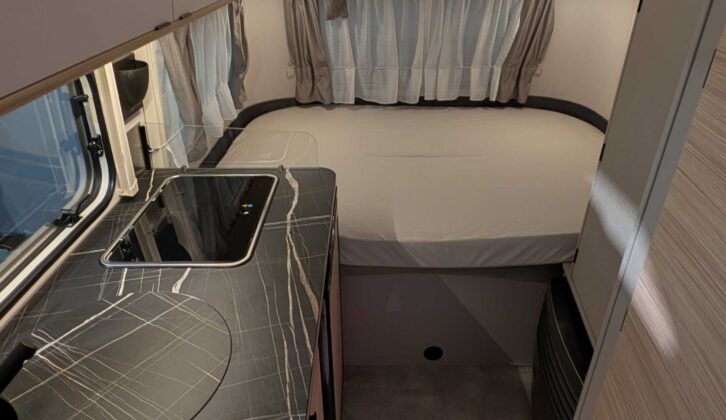 The bed in the Eriba Touring 430 Silver Edition