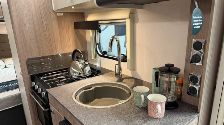 The kitchen in the Sprite Quattro FB Grande