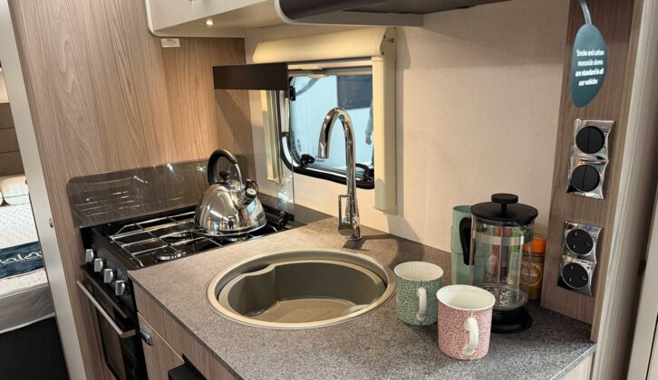 The kitchen in the Sprite Quattro FB Grande