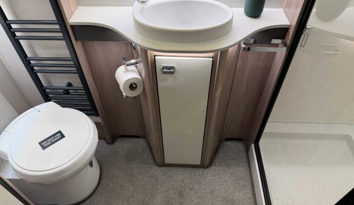 The washroom in the Conqueror 565