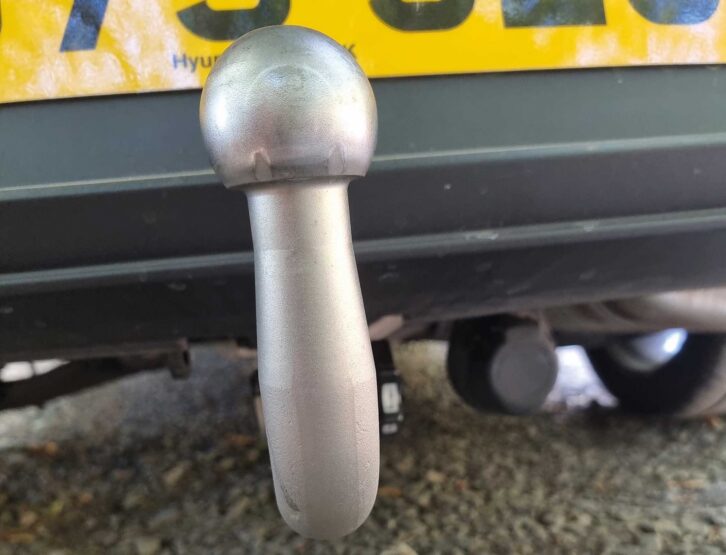 The detachable towbar