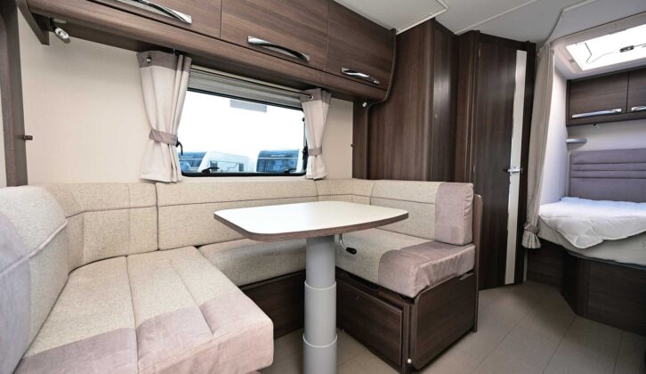 The wrap-around dinette