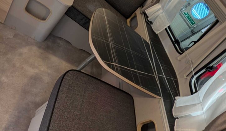 Inside the Eriba Touring 542 Silver Edition