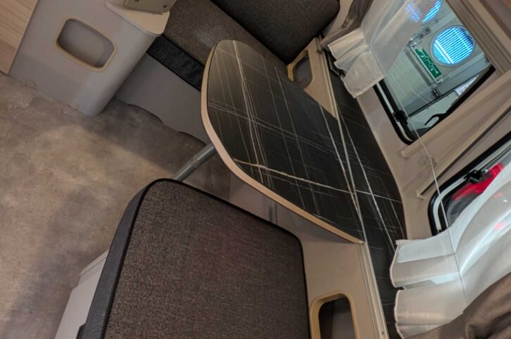 Inside the Eriba Touring 542 Silver Edition