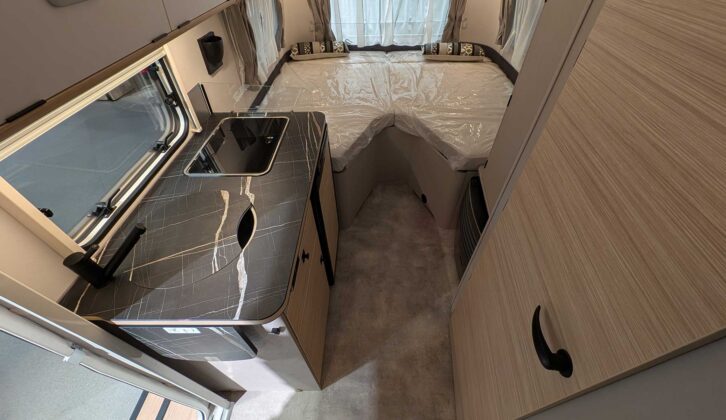The bed in the Eriba Touring 542 Silver Edition